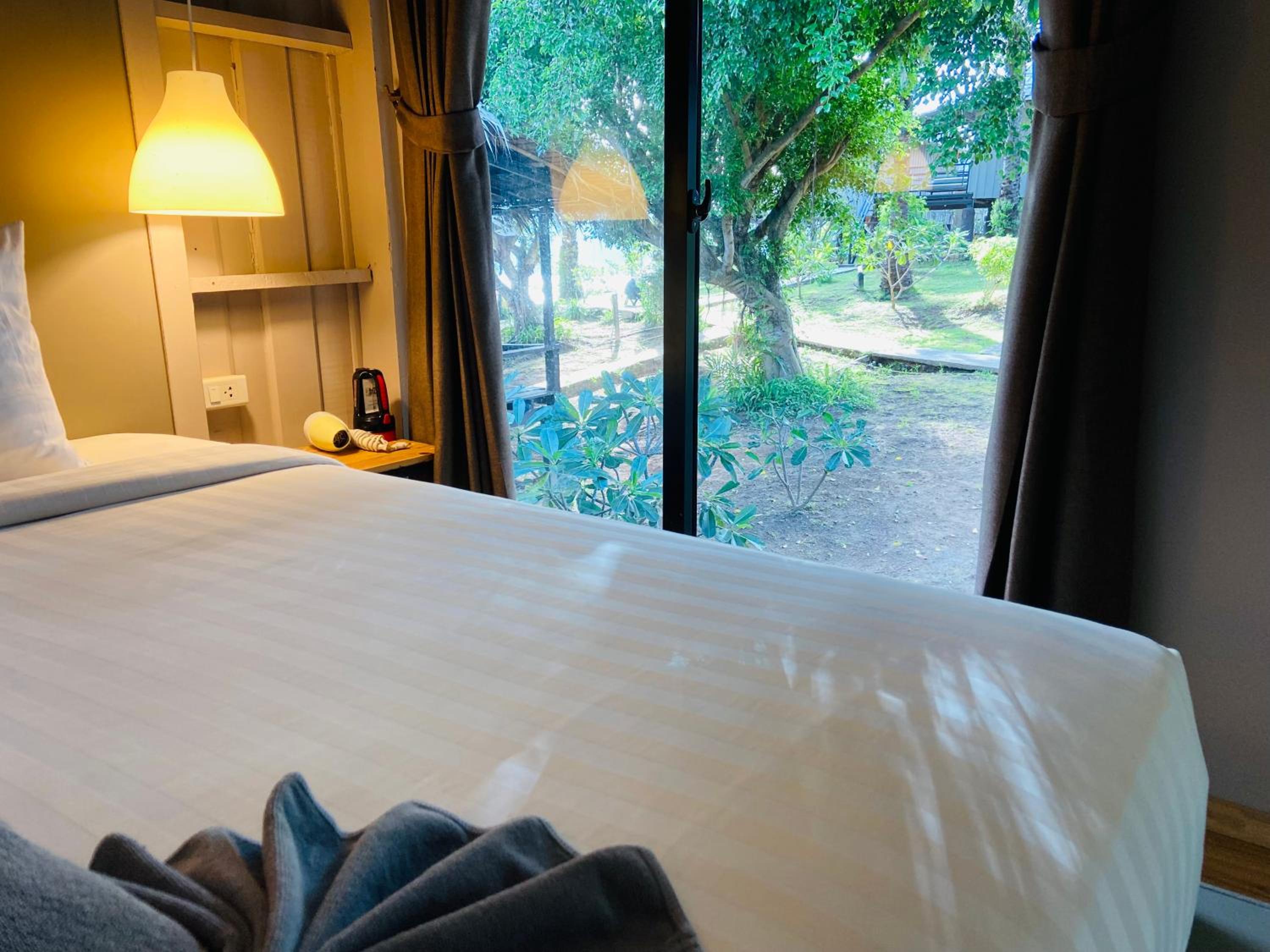 HIP Seaview Resort @ Phi Phi