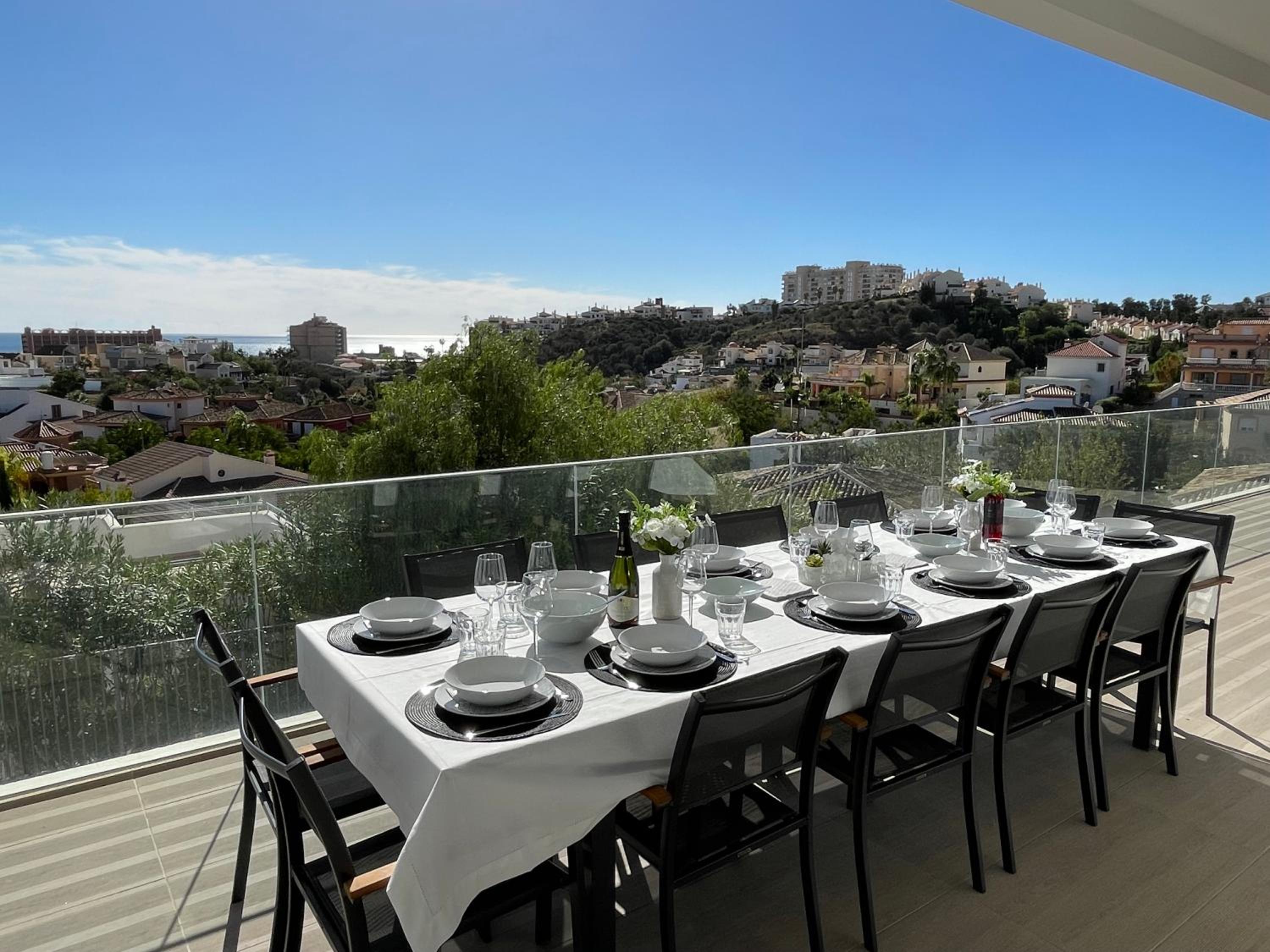 Stunning villa in Benalmádena with amazing views, pool and large gym view 3
