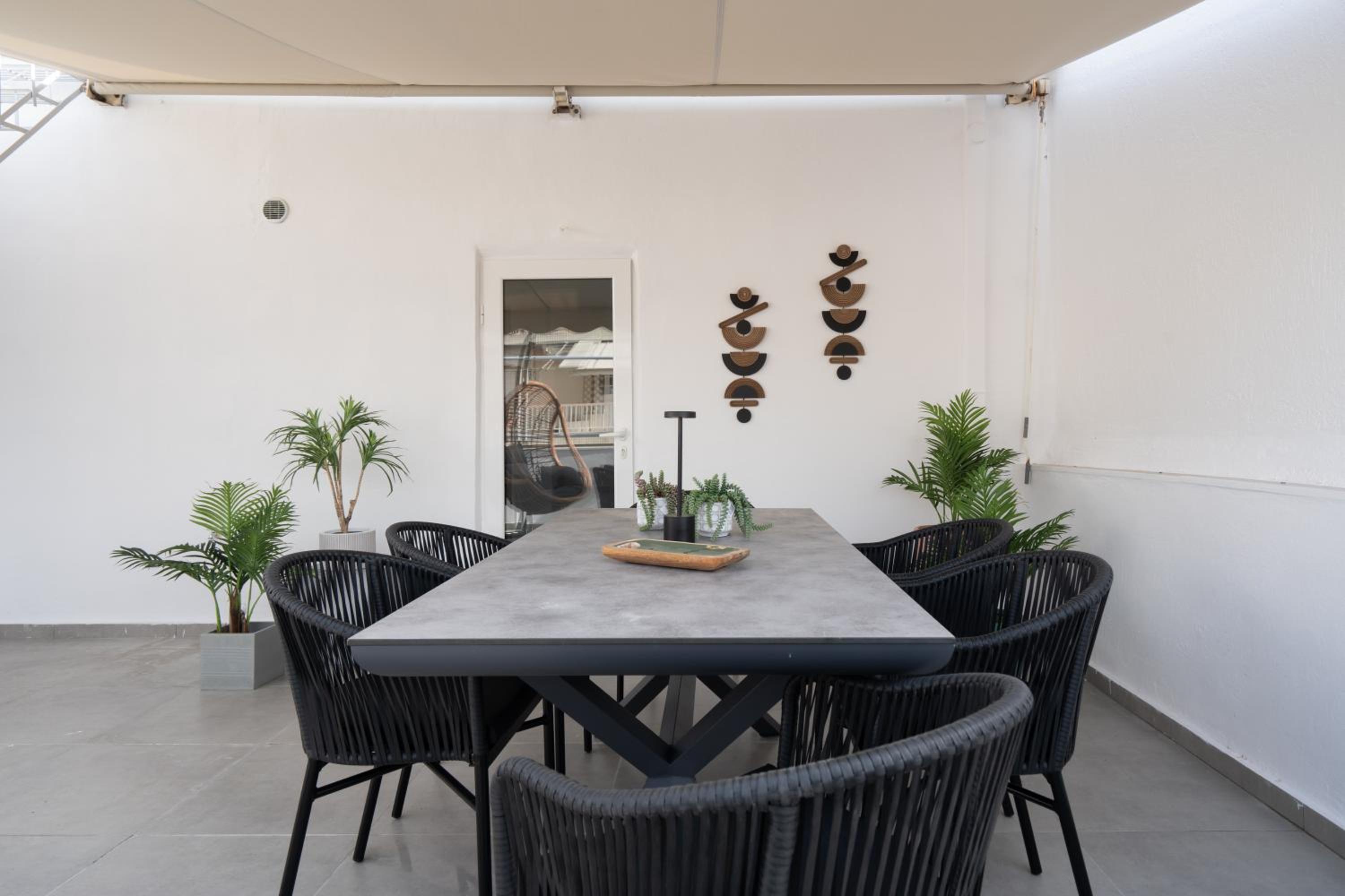 Seven Hills, Boutique Apartments