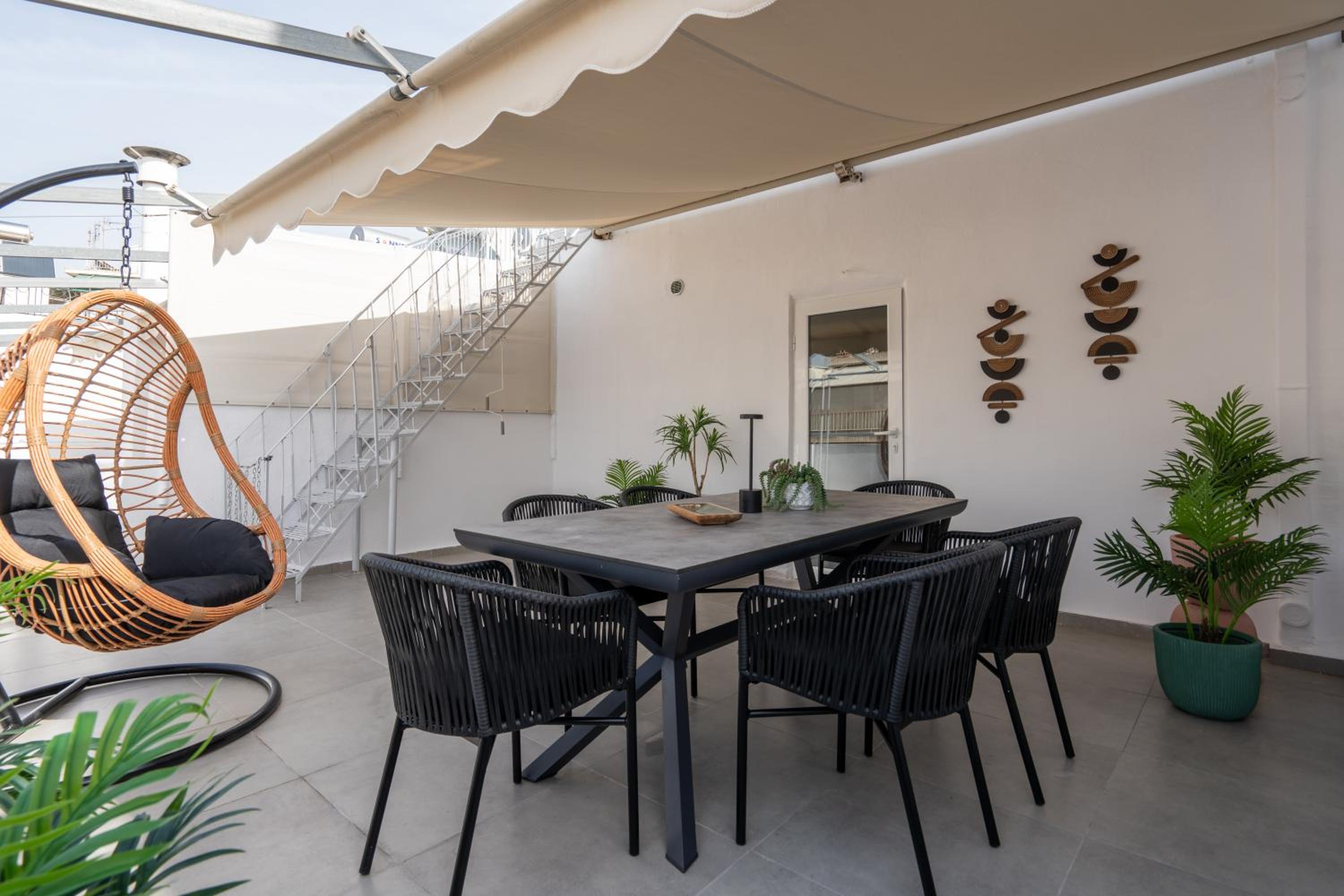 Seven Hills, Boutique Apartments