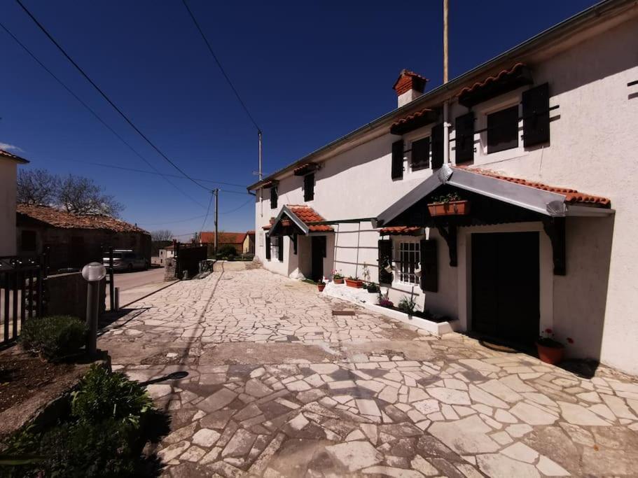 Apartman Cottage house Brest(Buzet) i ugodan odmor