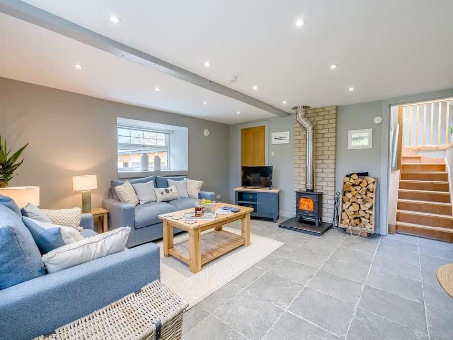 Blackside Cottage - A Luxury Rural Retreat