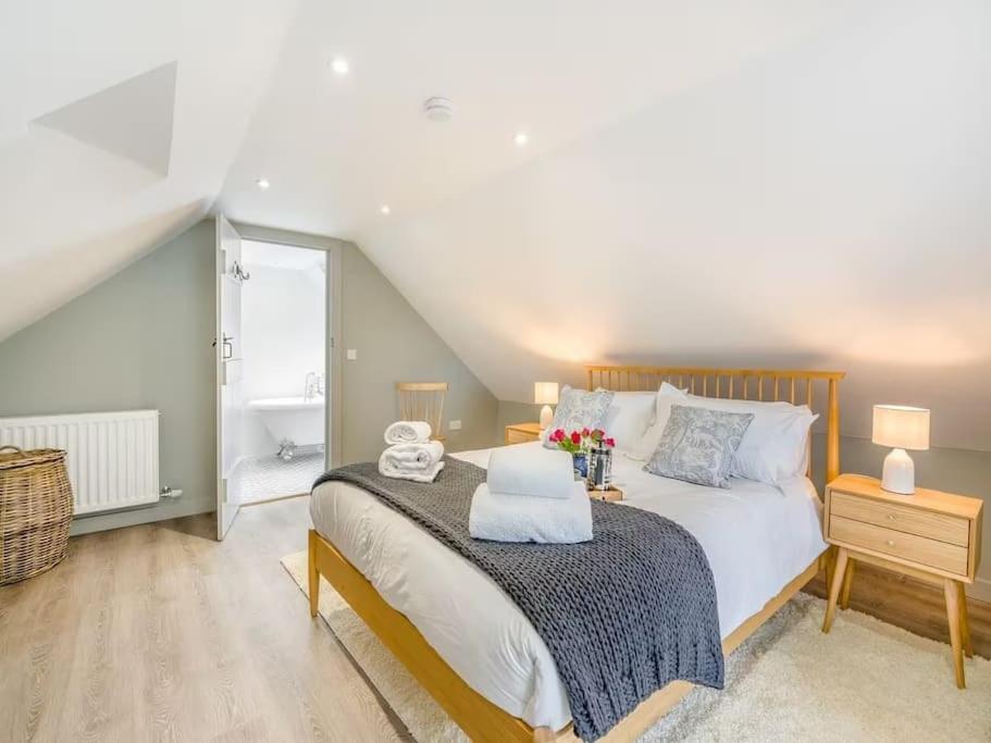 Blackside Cottage - A Luxury Rural Retreat