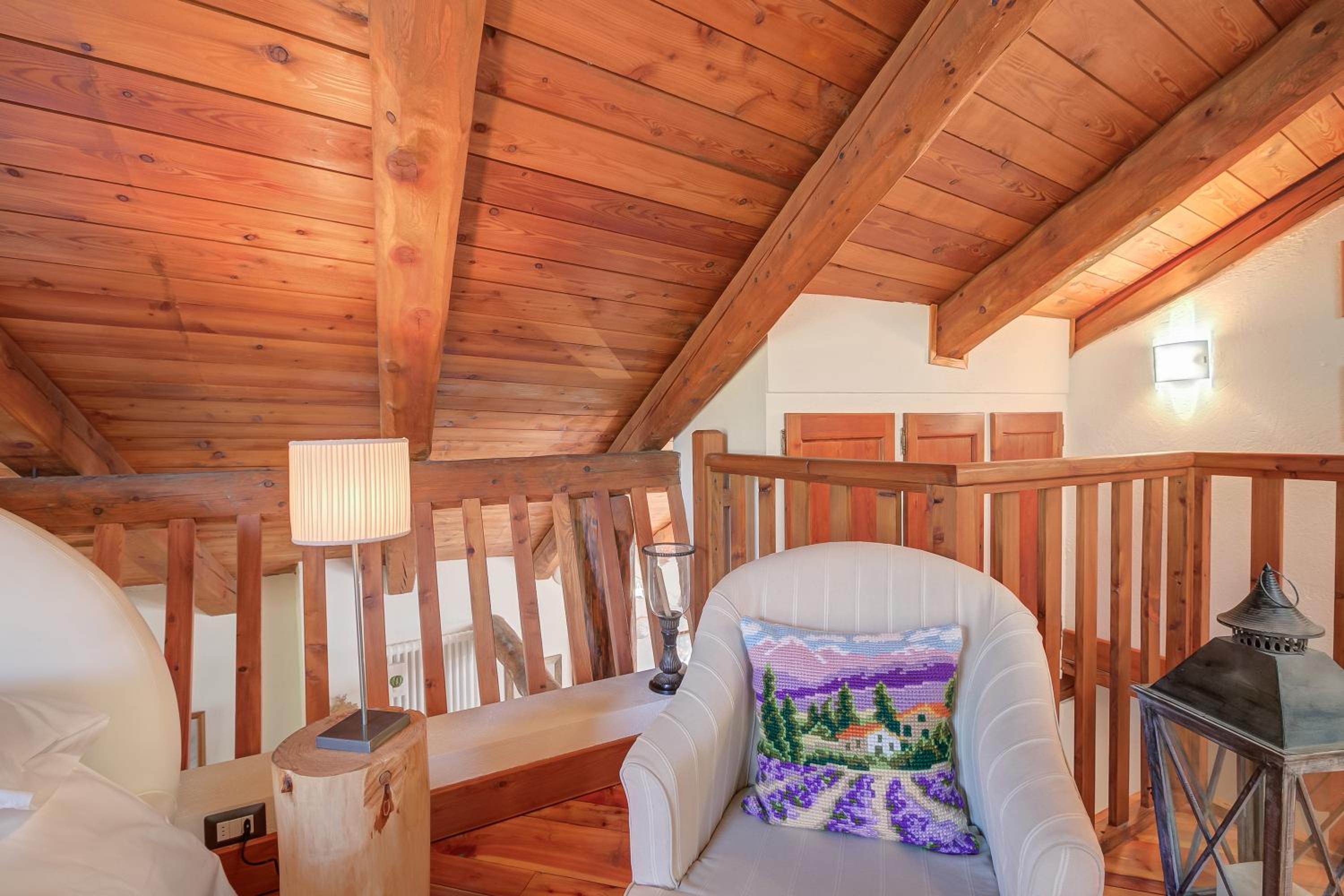 Romito Lodge Apartment Mountain Retreat - Happy Rentals