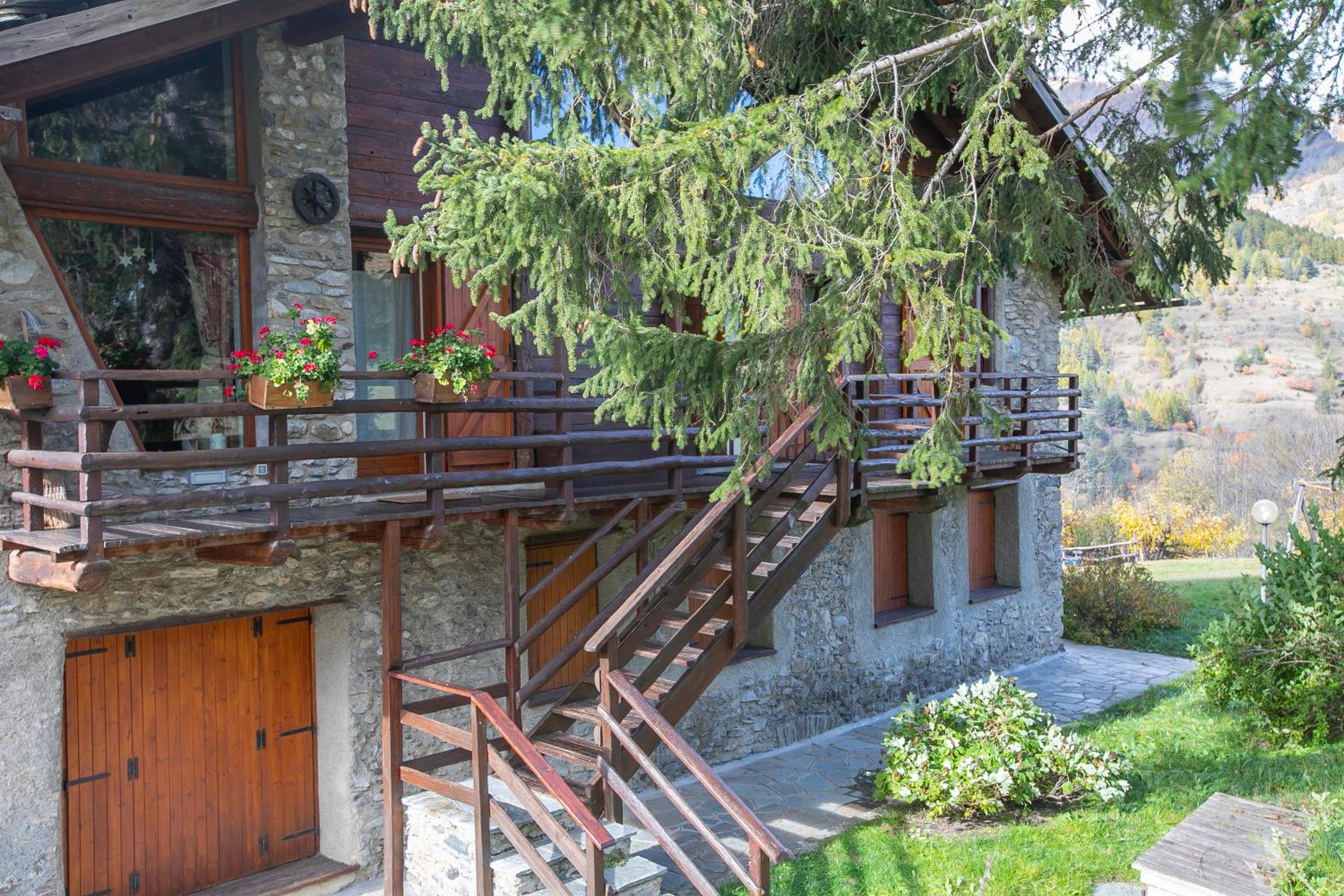 Romito Lodge Apartment Mountain Retreat - Happy Rentals