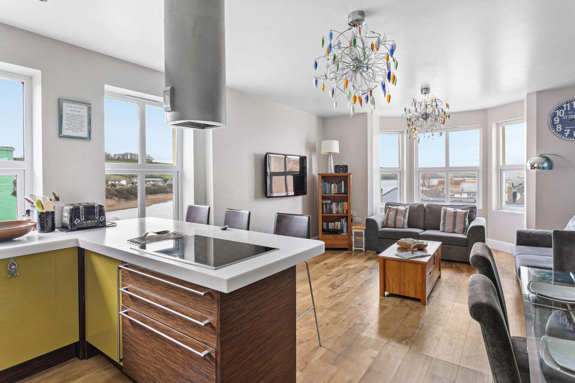 Penthouse By The Sea, Wi-Fi, Sea View view 3