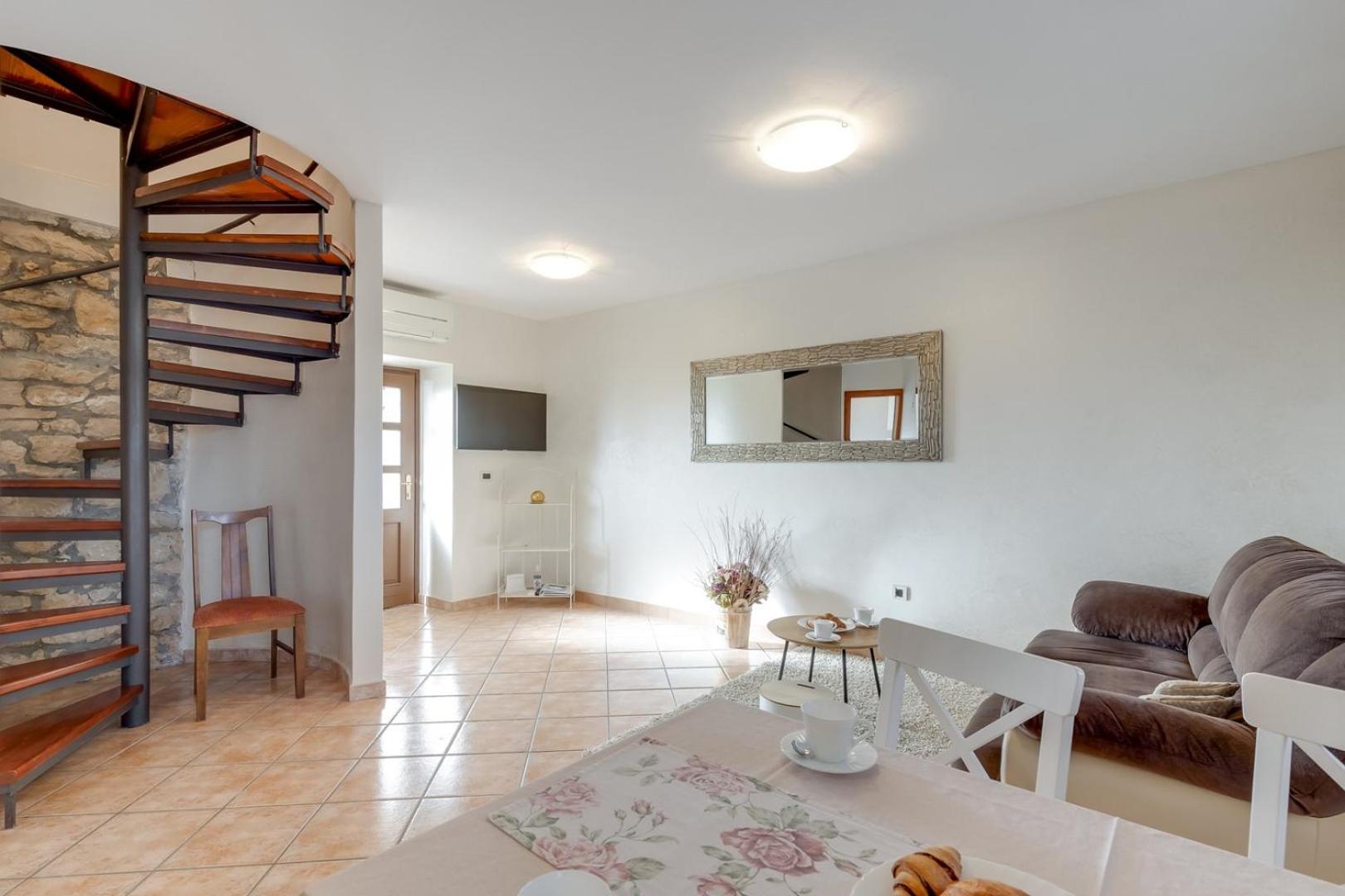 Apartment Nini with Balcony