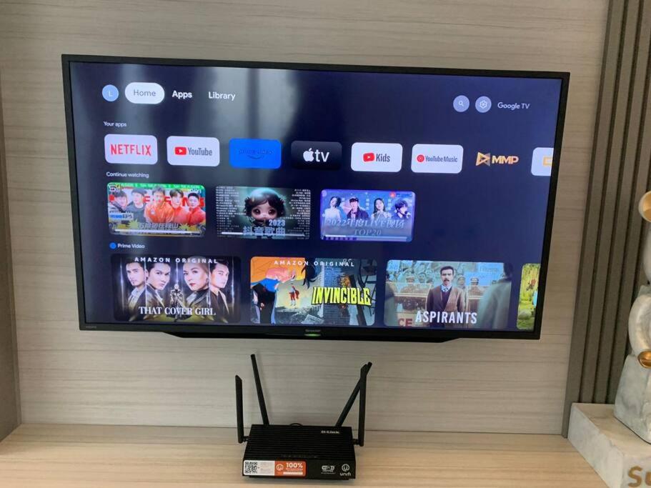 Corner KL Pool View RC Residence with High Internet Speed 500Mbps