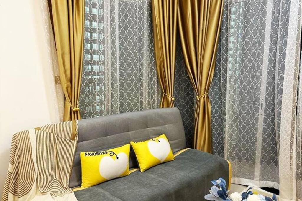 Corner KL Pool View RC Residence with High Internet Speed 500Mbps