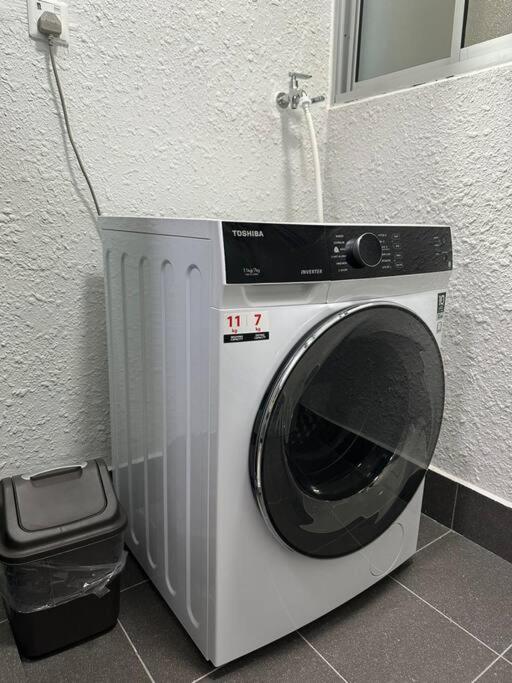 Corner KL Pool View RC Residence with High Internet Speed 500Mbps