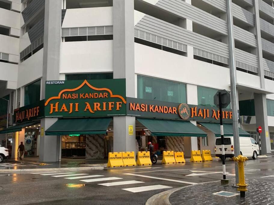 Corner KL Pool View RC Residence with High Internet Speed 500Mbps