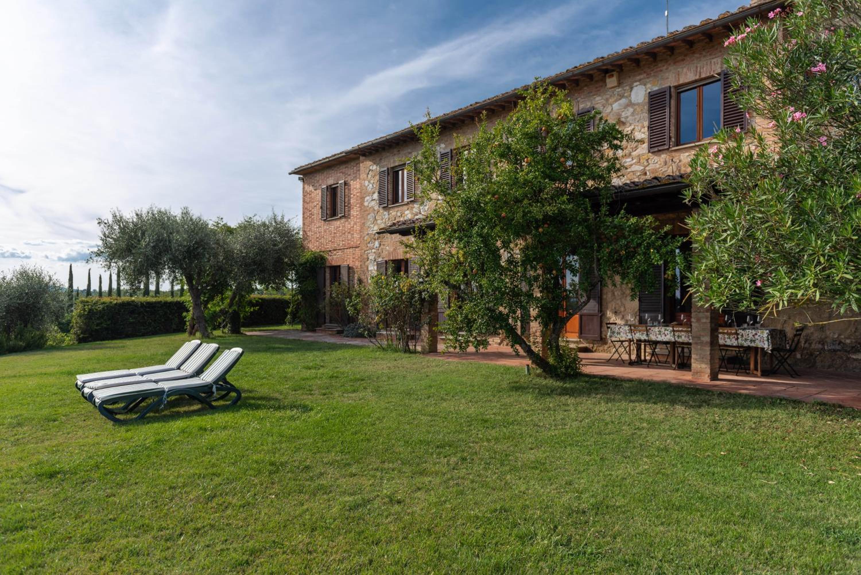 Villa Colombaio view 5