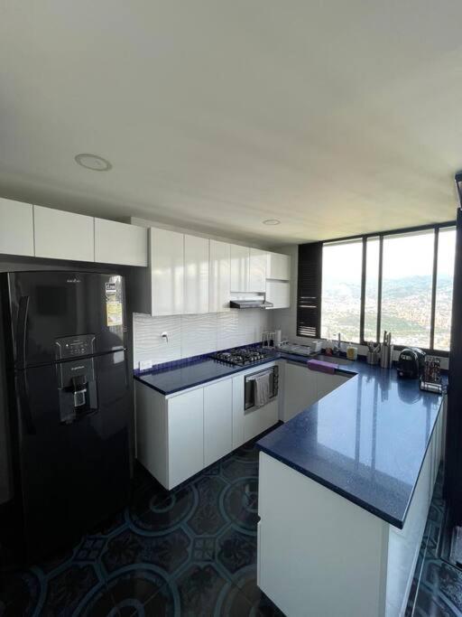 Apto de lujo Las Palmas medellin 3 BR