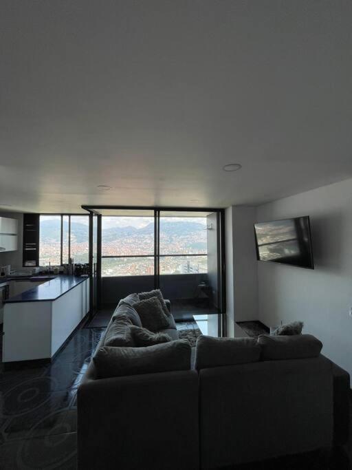 Apto de lujo Las Palmas medellin 3 BR