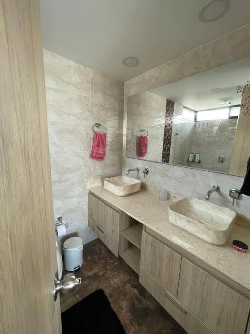 Apto de lujo Las Palmas medellin 3 BR