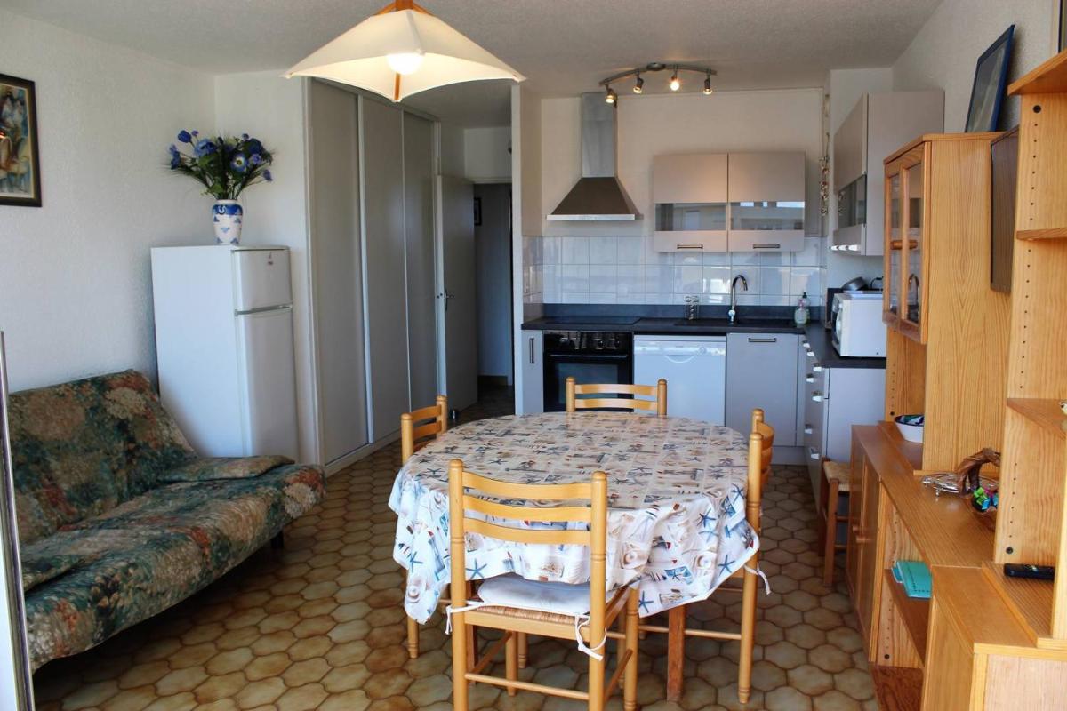 Photo 8