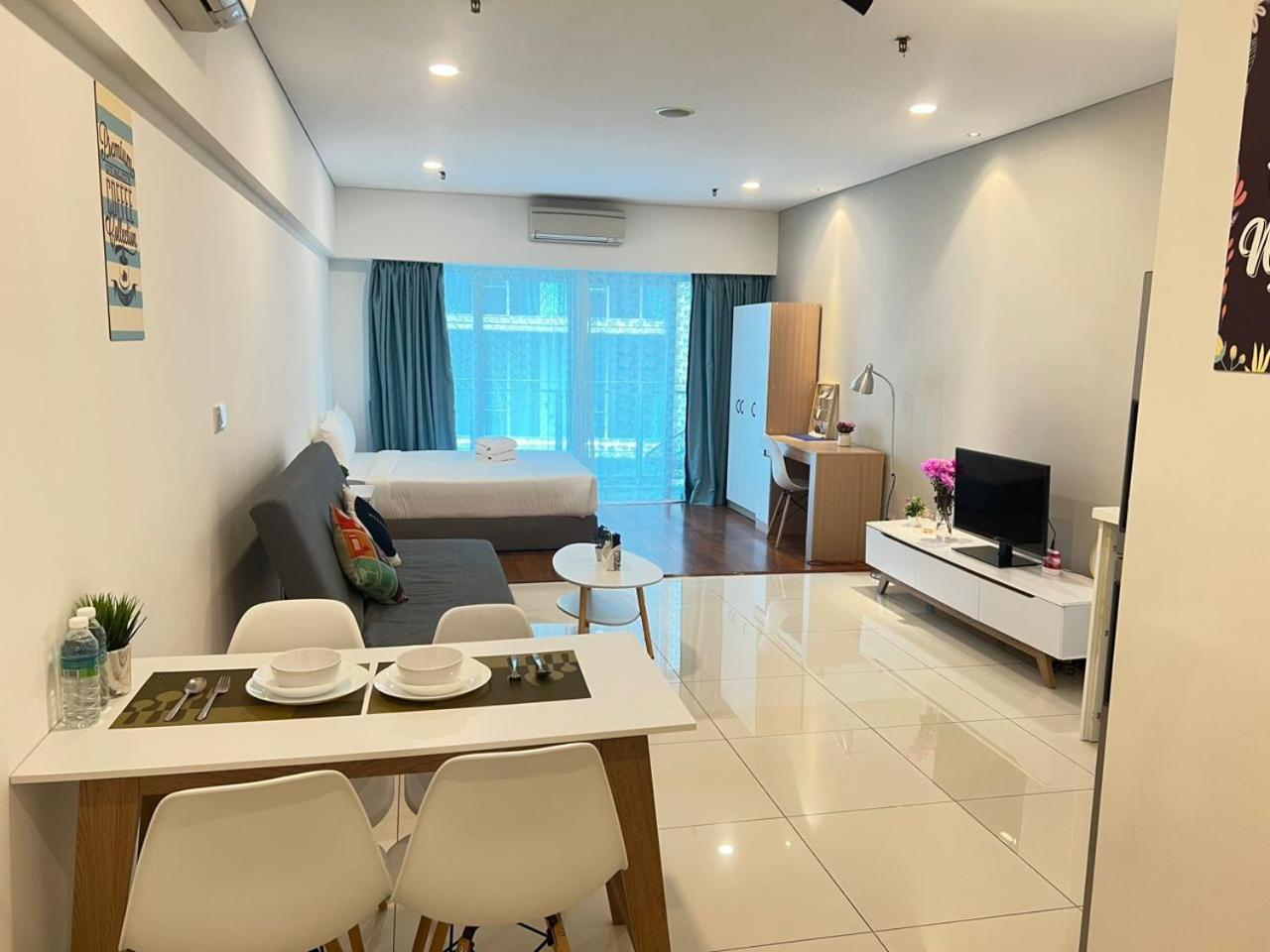Summer suites victory house