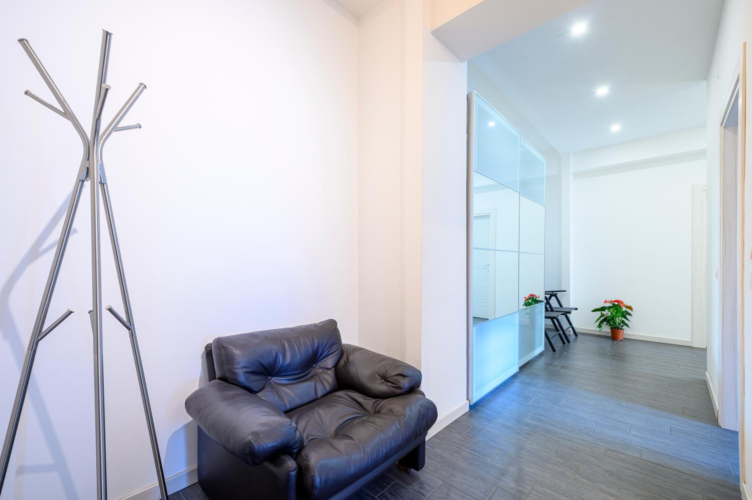 Parma Station & City Center Apartment photo 3