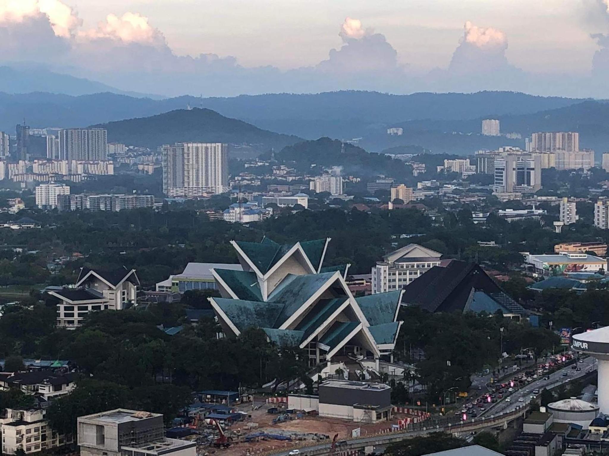 TR Residence 3R2B Serviced Apt 5-6pax HKL,IJN,PWTC KL