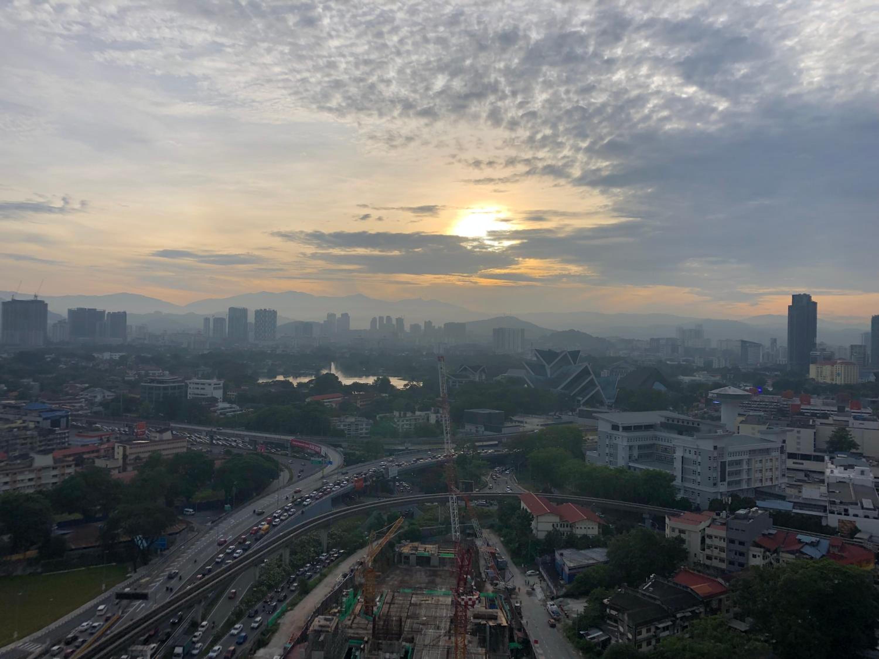 TR Residence 3R2B Serviced Apt 5-6pax HKL,IJN,PWTC KL