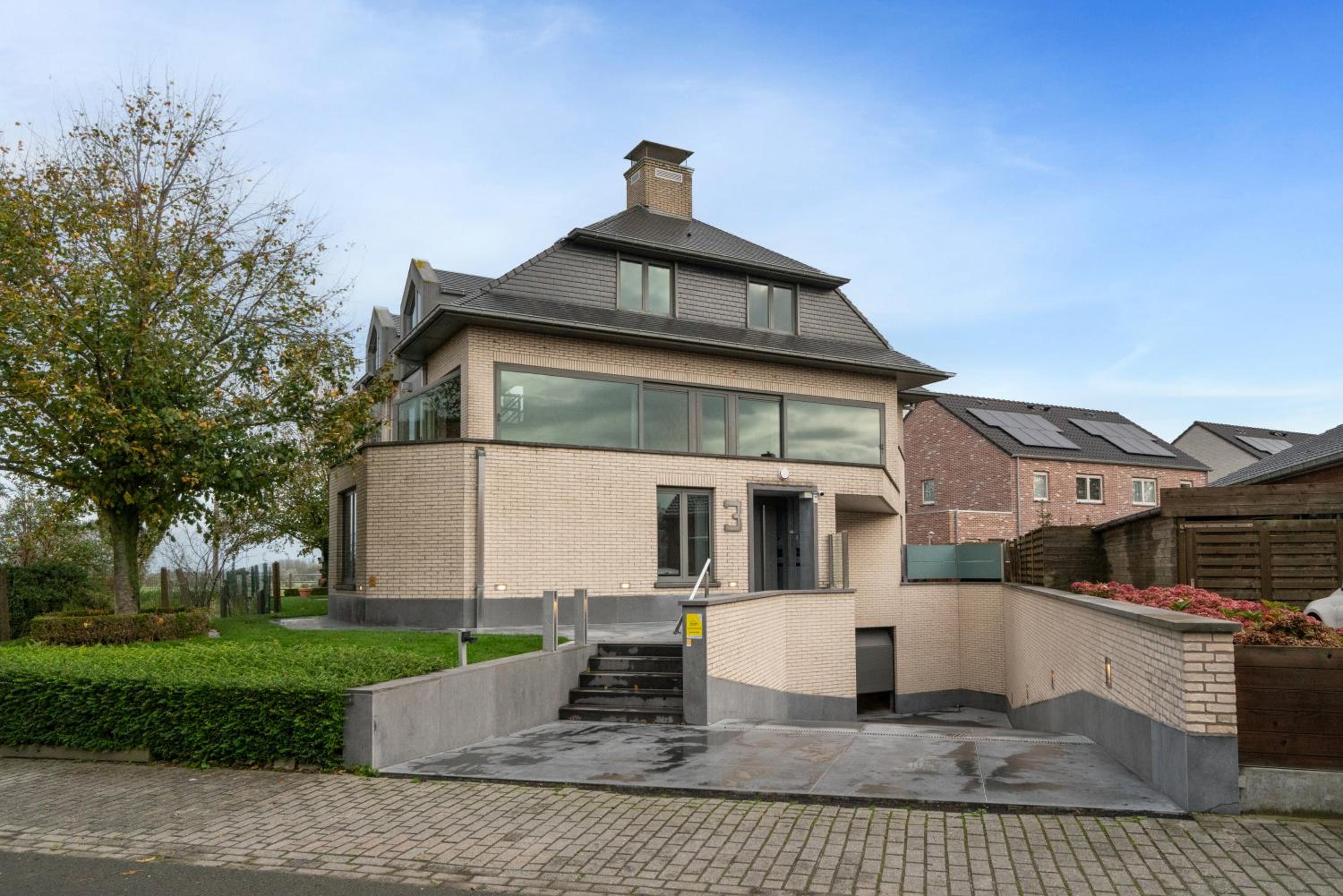 J and R flanders fields holiday homes