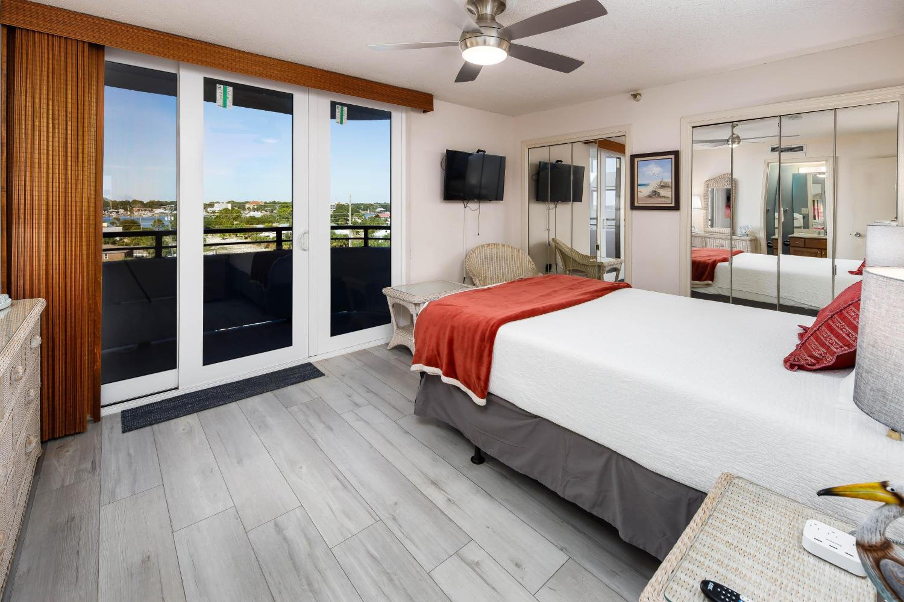 Nautilus 1606 Gulf Front 2 Bedroom 6th Floor Huge Wraparound Balcony view 4