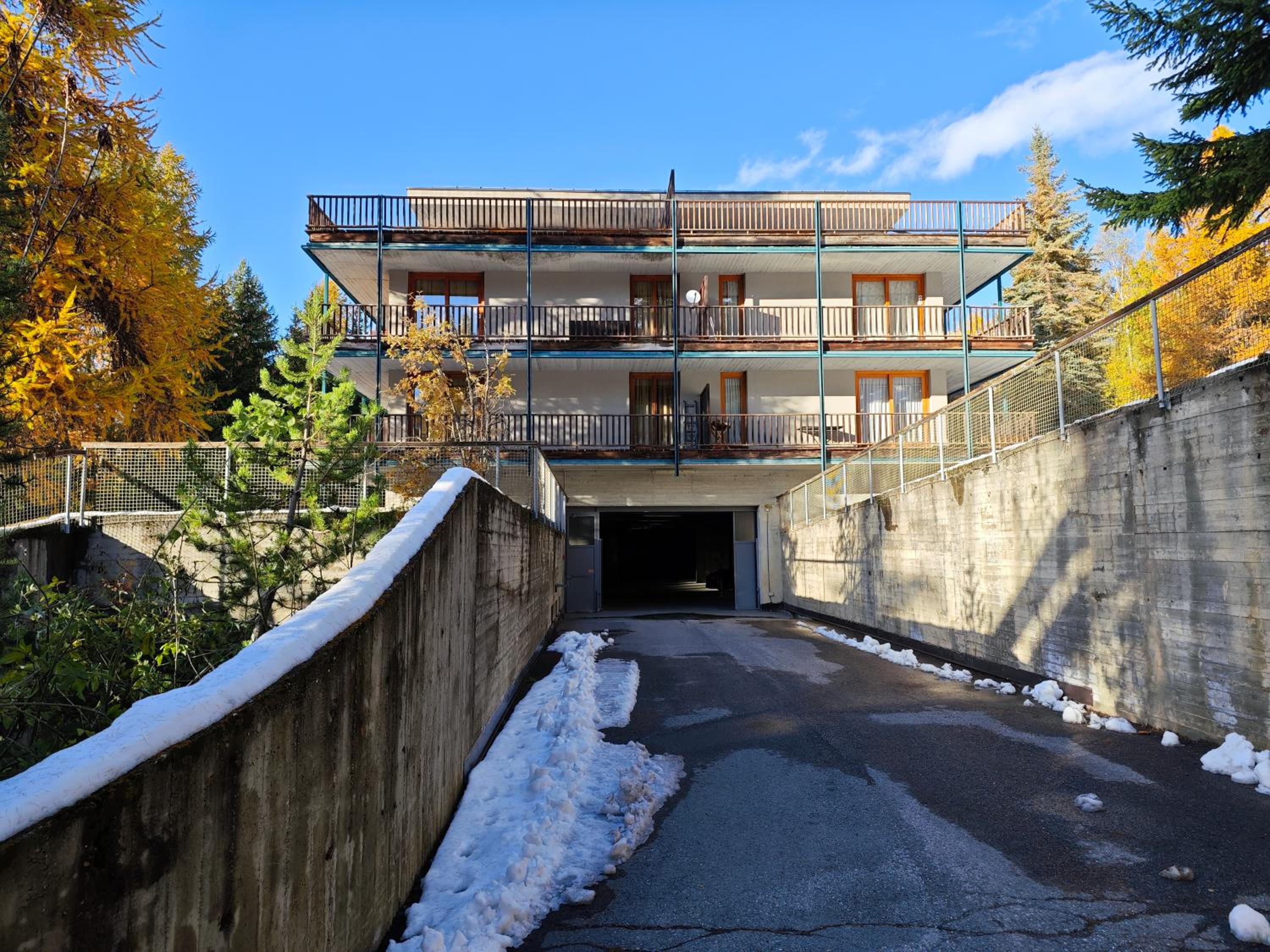 Hostdomus - Sansicario R10 view 3
