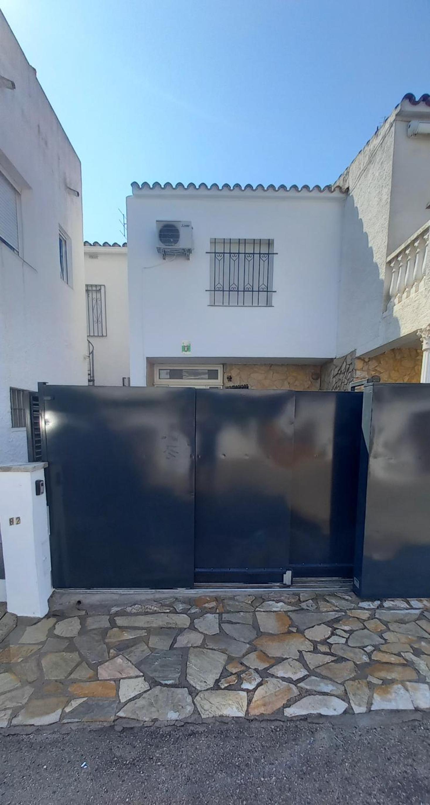 Plage à 500 m, Maison haut de gamme avec amarre privée, accès mer en 5 min sans pont, jacuzzi view 3