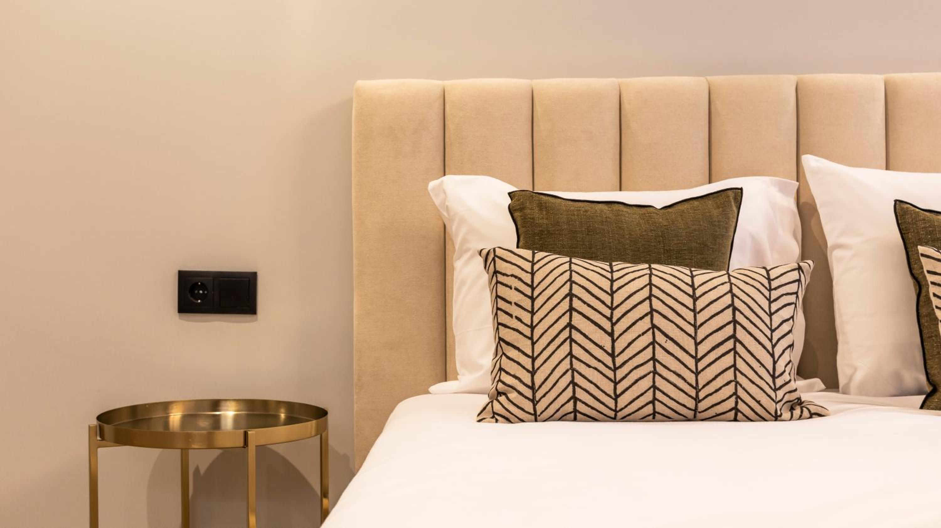 RUAH Apartments by LovelyStay