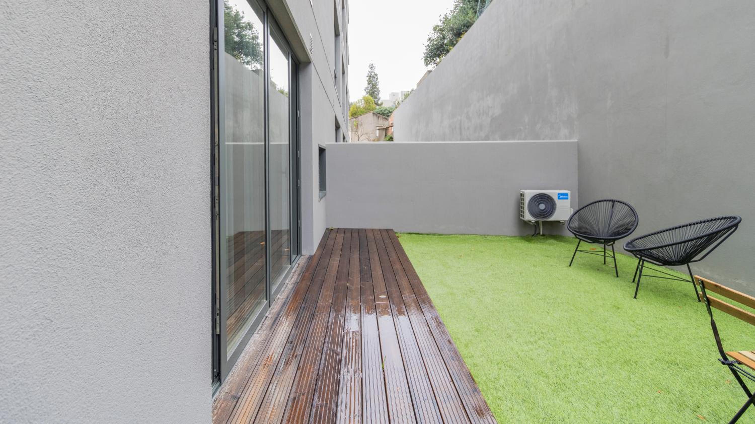 RUAH Apartments by LovelyStay