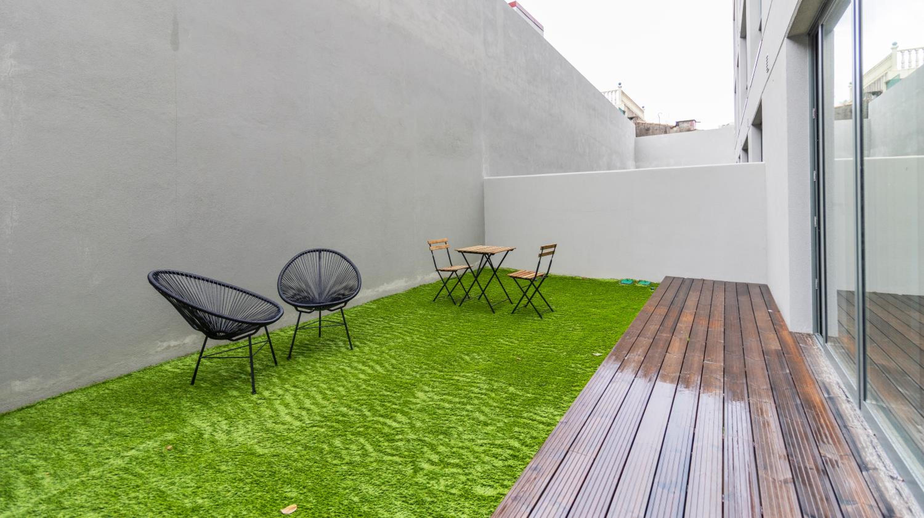 RUAH Apartments by LovelyStay