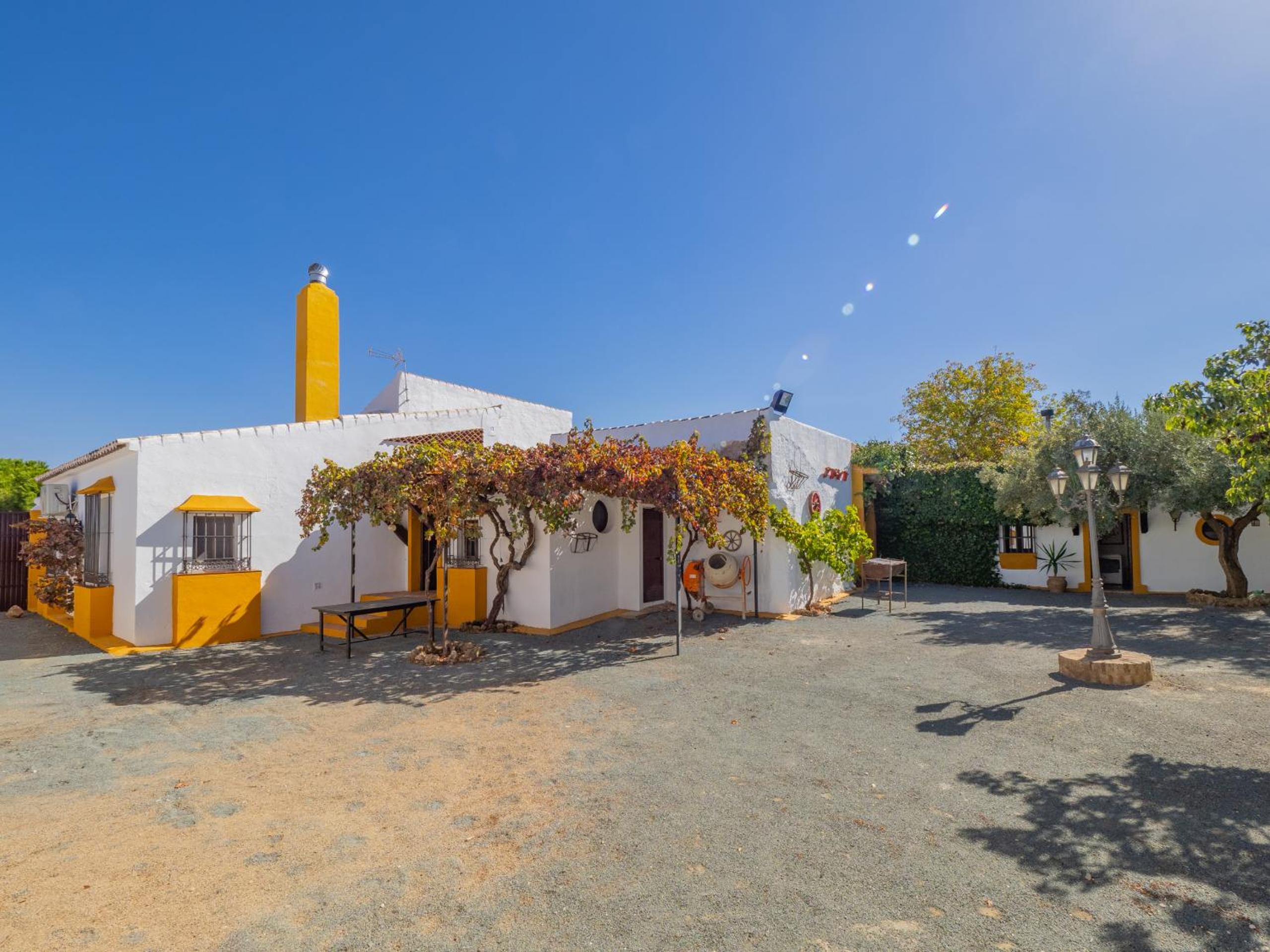 Cubo's Cortijo El Perezon view 3