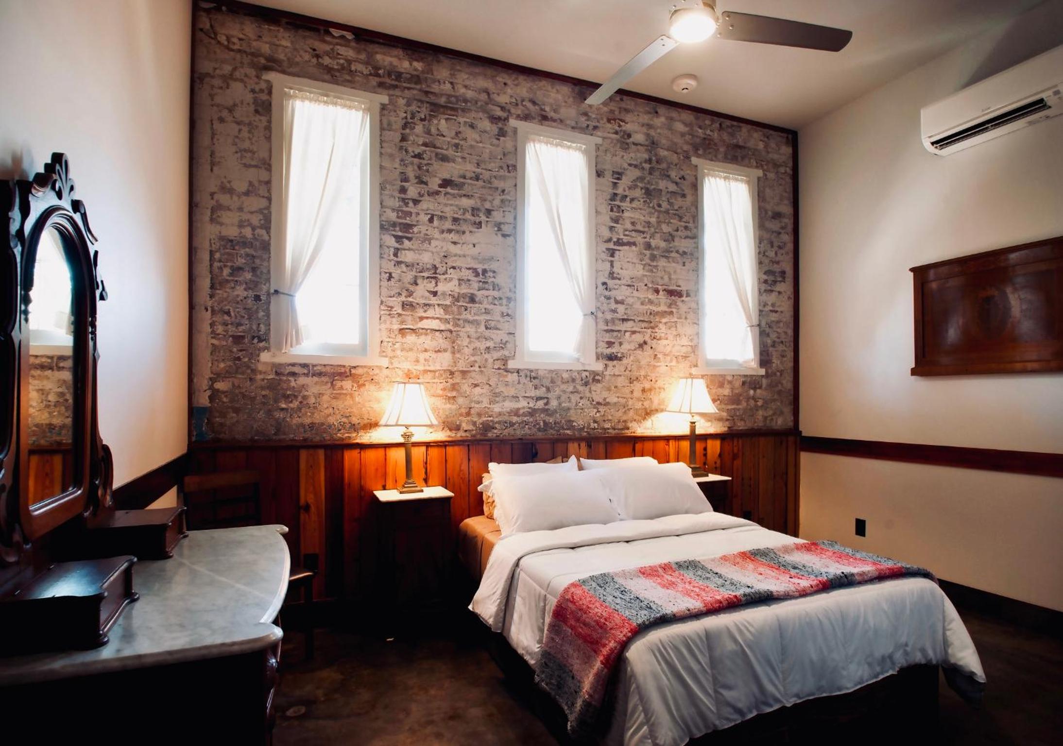 Inn at the Old Jail