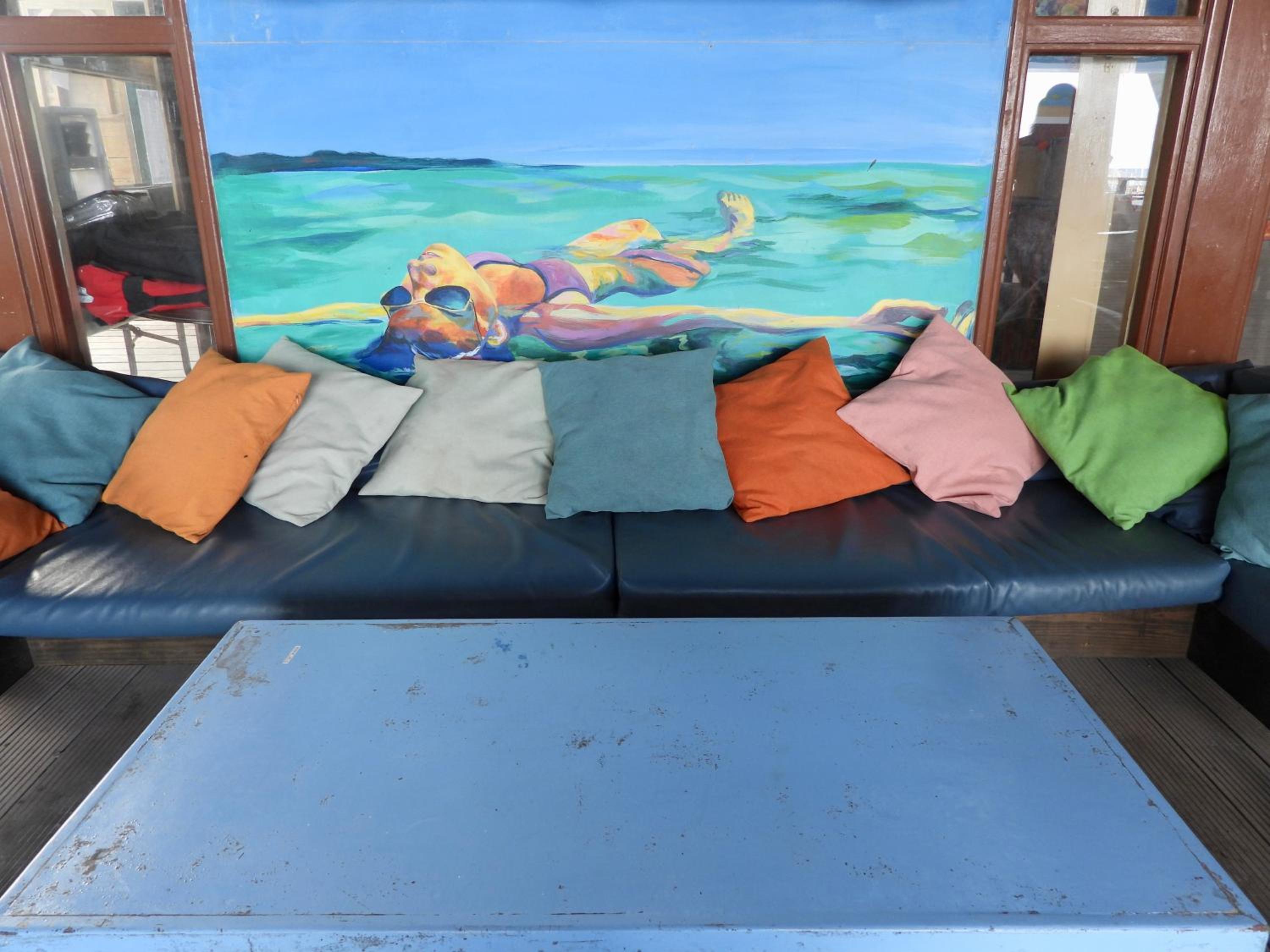 Sandbar Beachfront Hotel & Hostel Restaurant