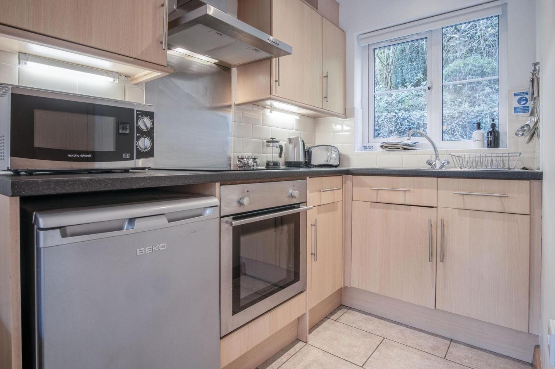 Three Cliffs Cottage - 2 Bedroom - Parkmill view 5