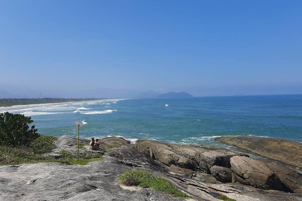 Casa a 5 minutos a pé da Praia da Enseada!