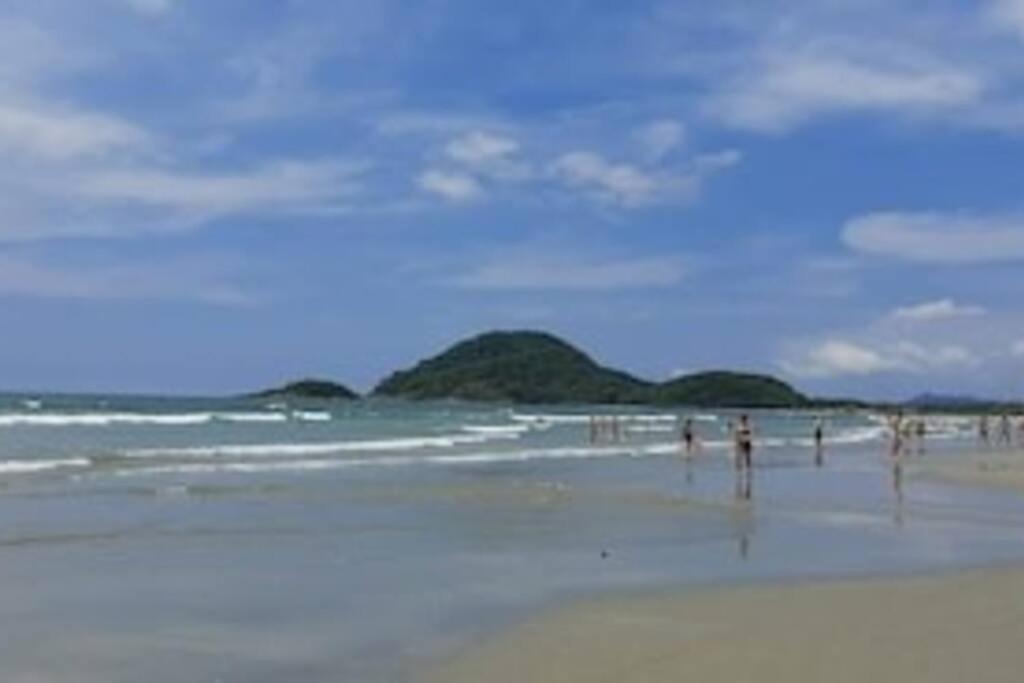 Casa a 5 minutos a pé da Praia da Enseada!