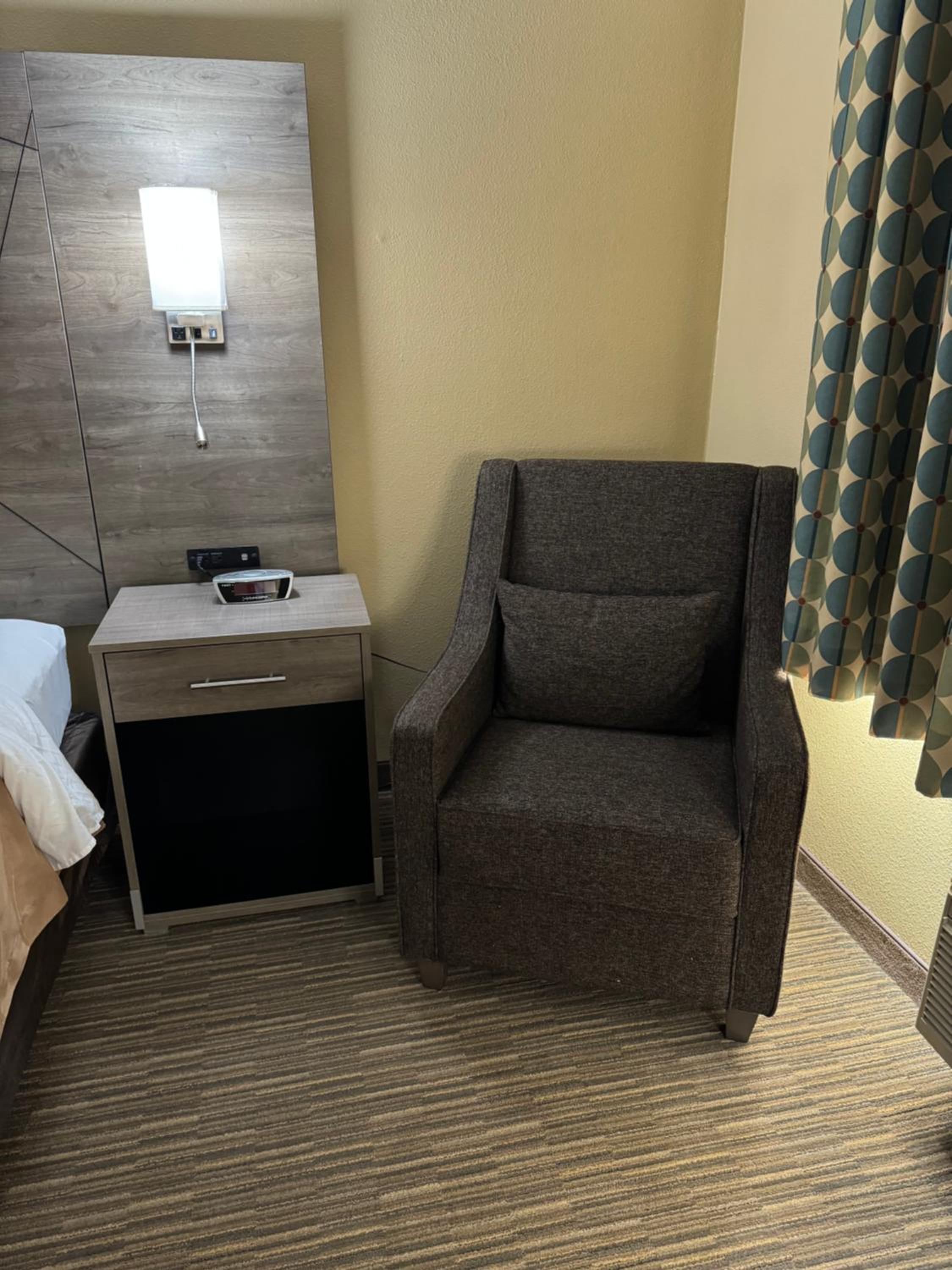 Forsyth Vacations - Quality Inn near I-72 and Hwy 51 - Property Image 8