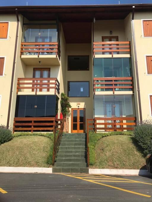 Apartamento completo em Campos do Jordão - Um dos condomínios mais alto da cidade - Linda Vista