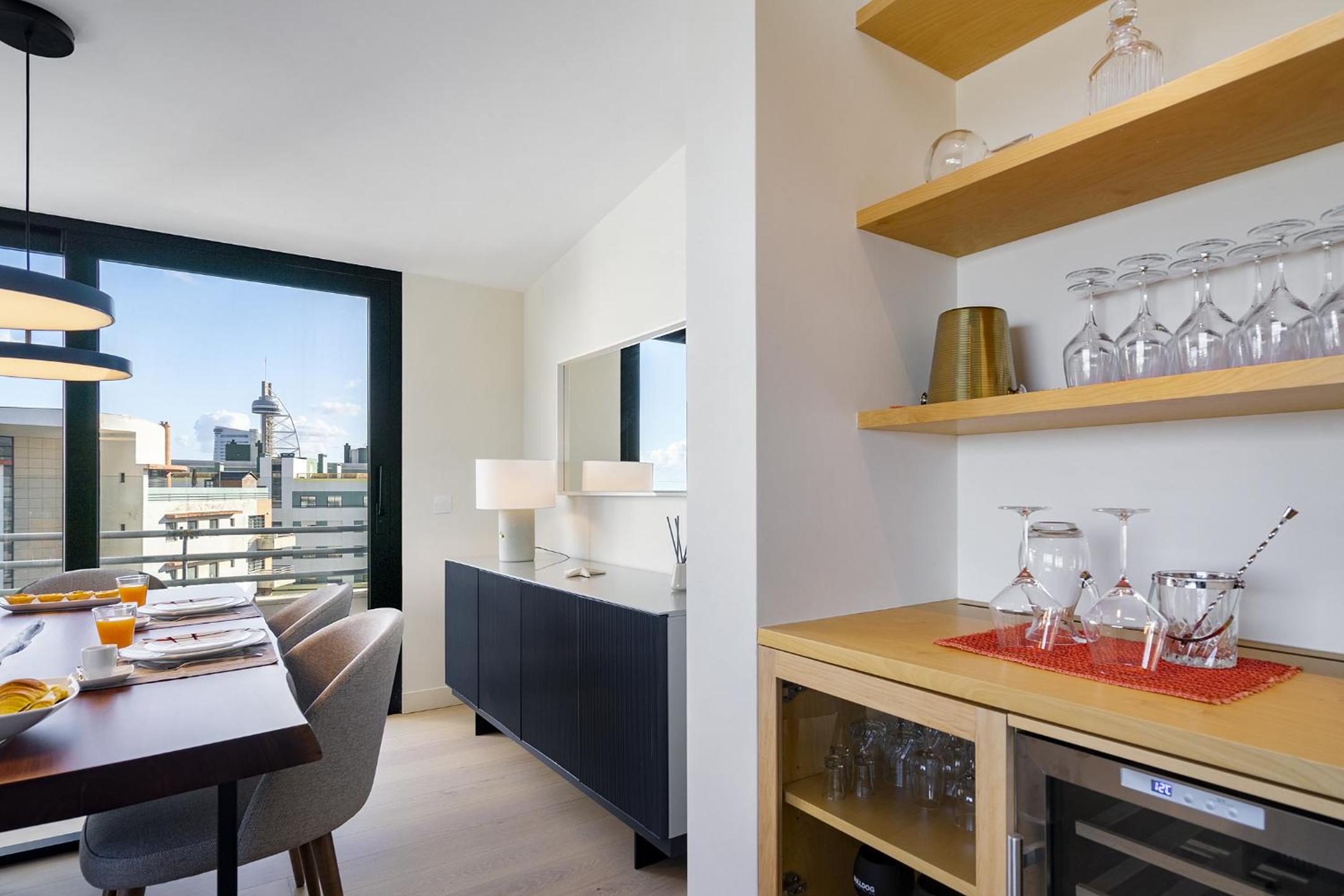 WHome Bachelor pad in the Sky, Great for Digital Nomads & Remote Workers view 3