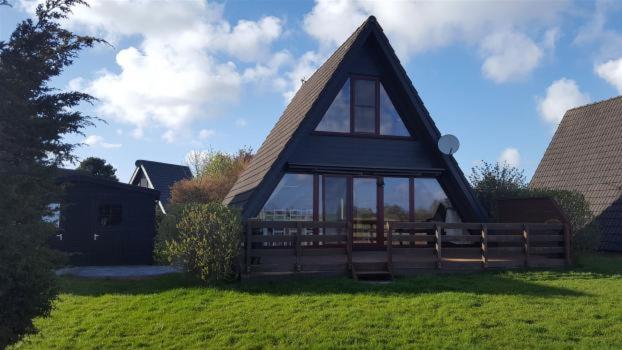 Nurdachhaus PIRATEN WIGWAM