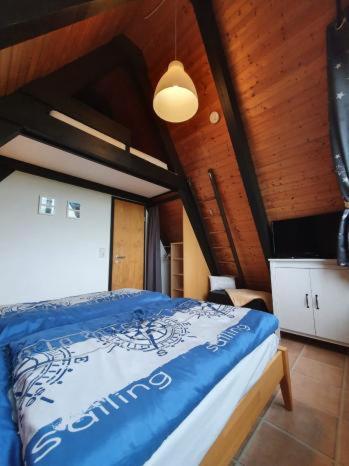 Nurdachhaus PIRATEN WIGWAM
