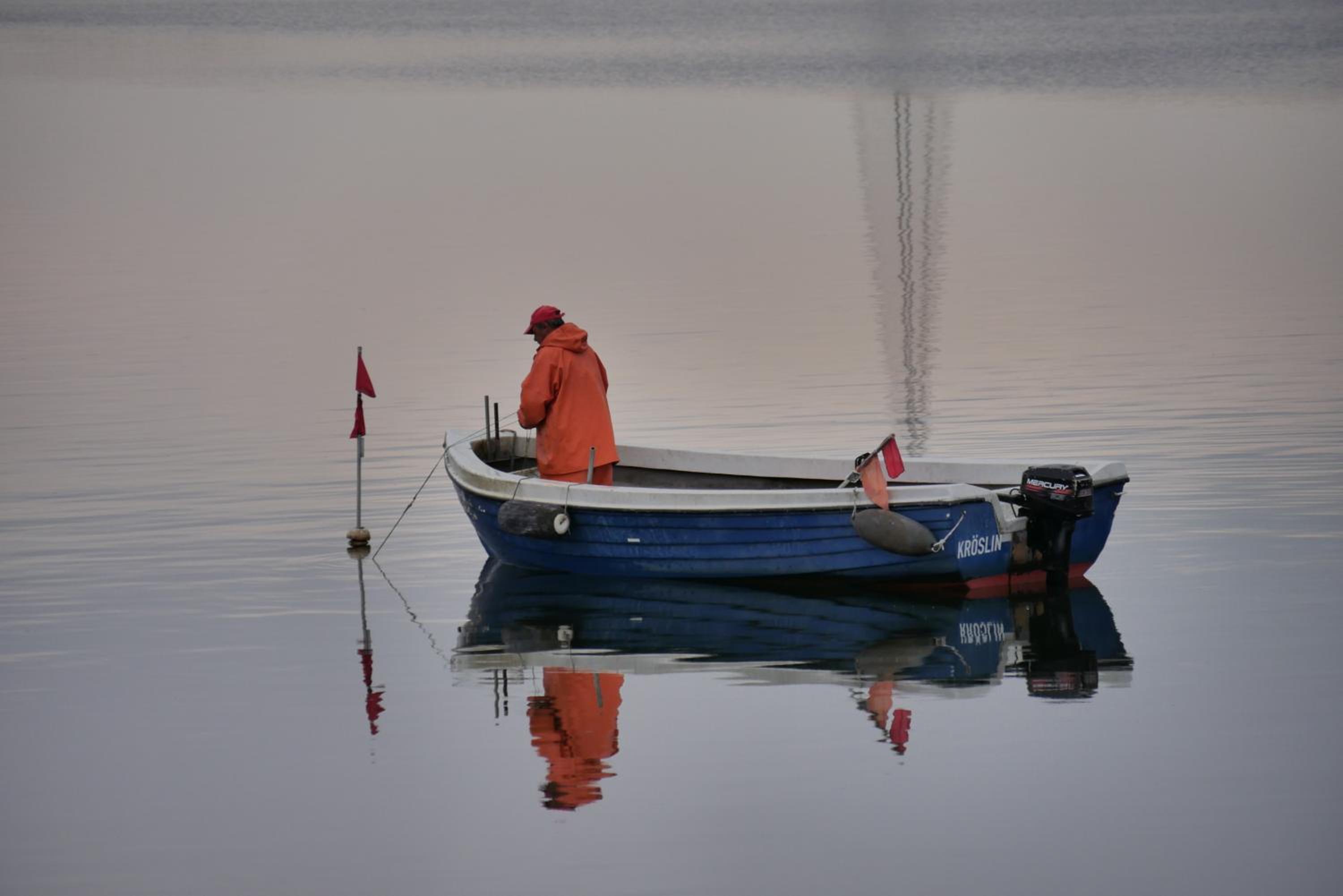 FLOATING HOUSES -