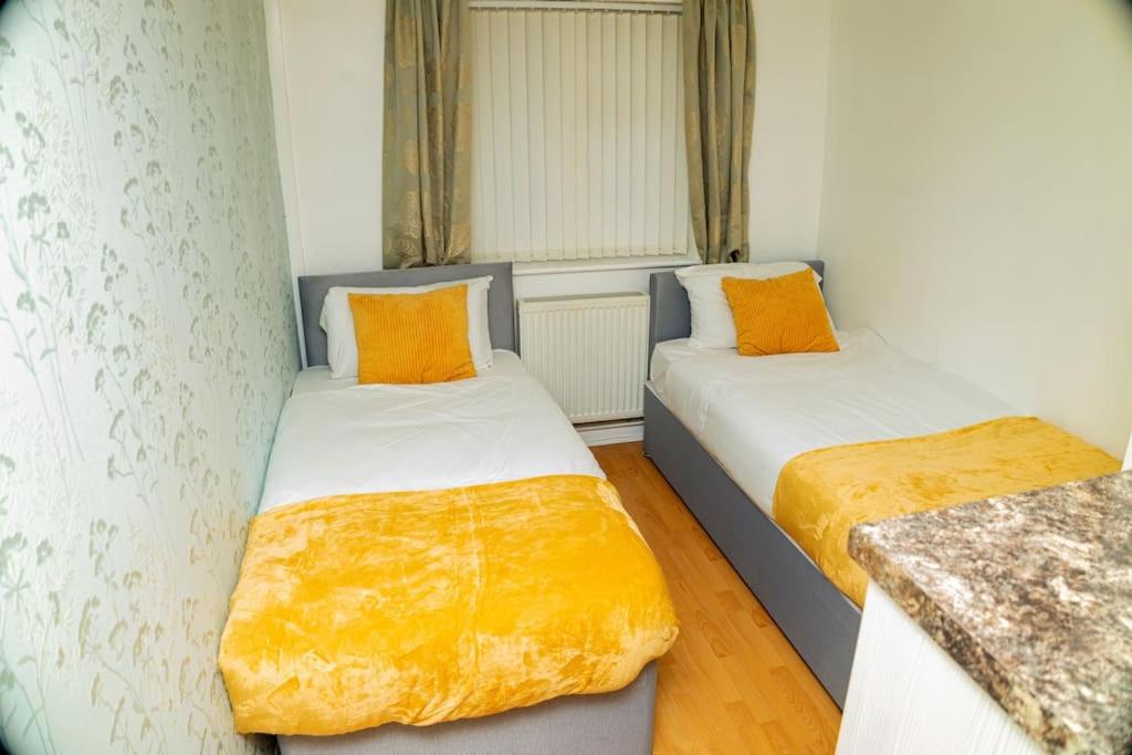 Charming 2-Bedroom in MANCHESTER