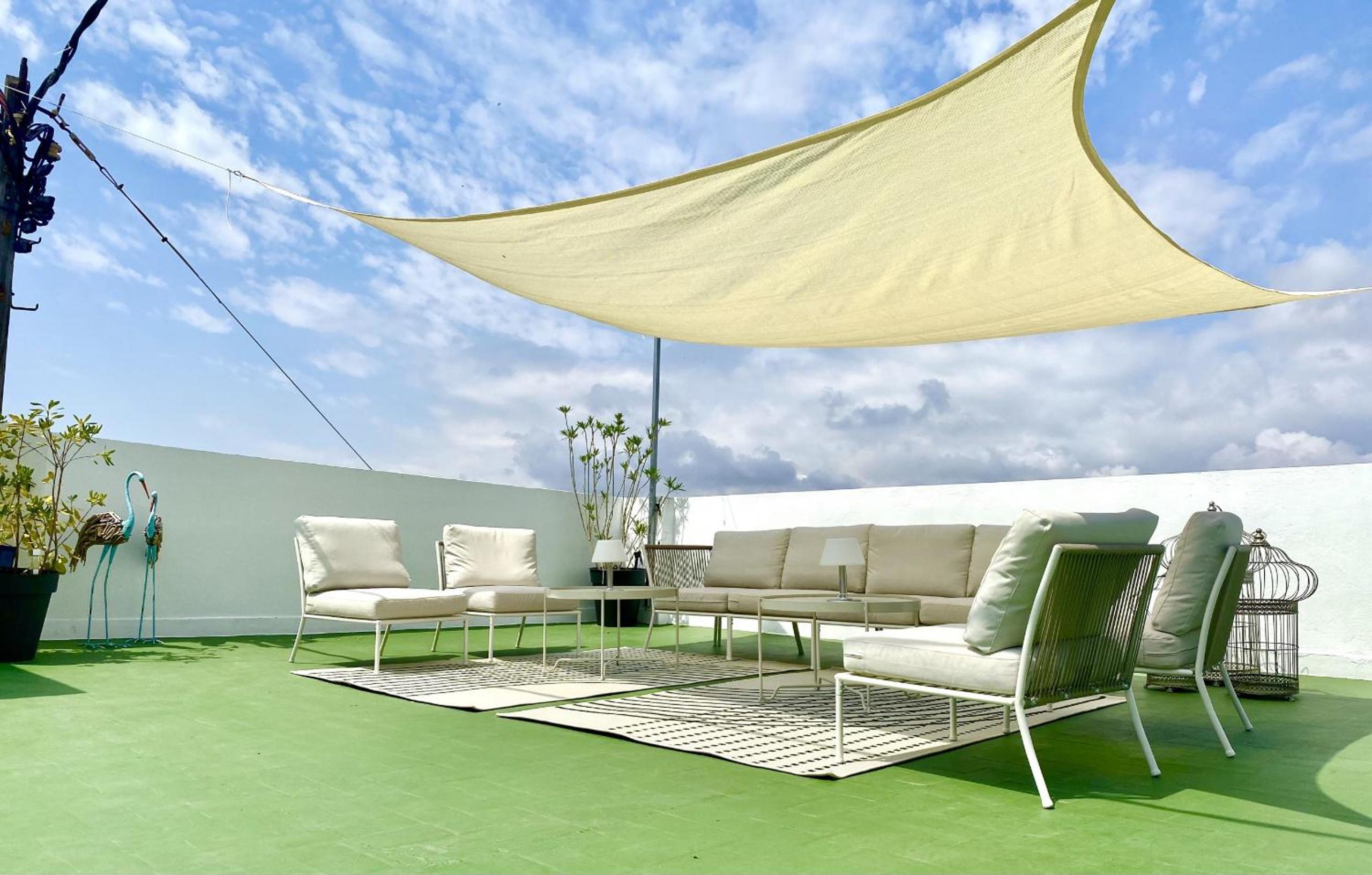 AmazINN Valencia Cabanyal 3D