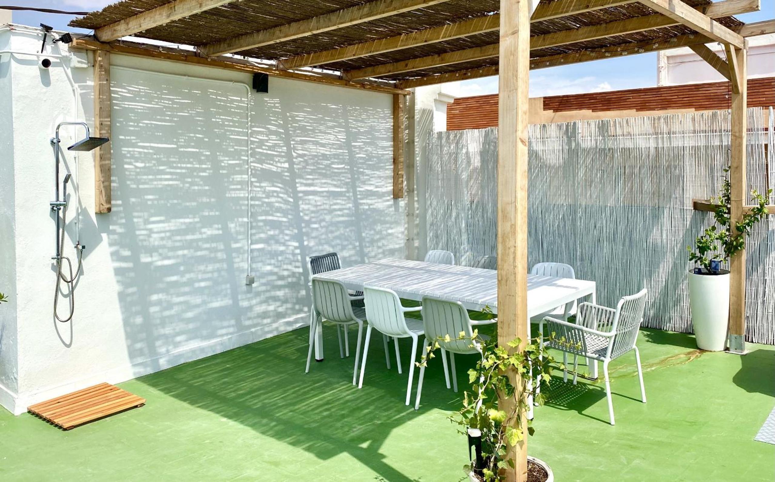 AmazINN Valencia Cabanyal 3D