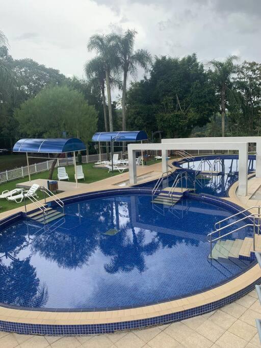 Lindo Apto NOVO na Avenida, climatizado e aconchegante