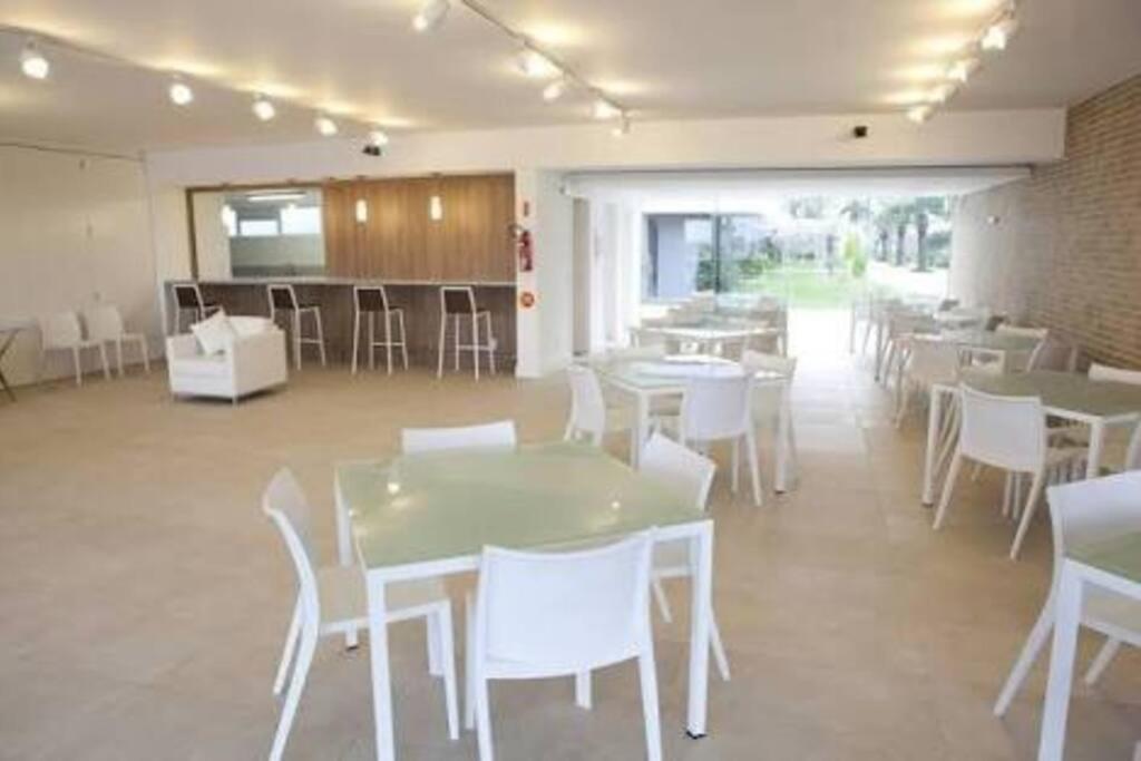 Apartamento acesso privado a praia