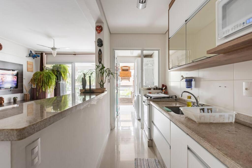 Apartamento acesso privado a praia