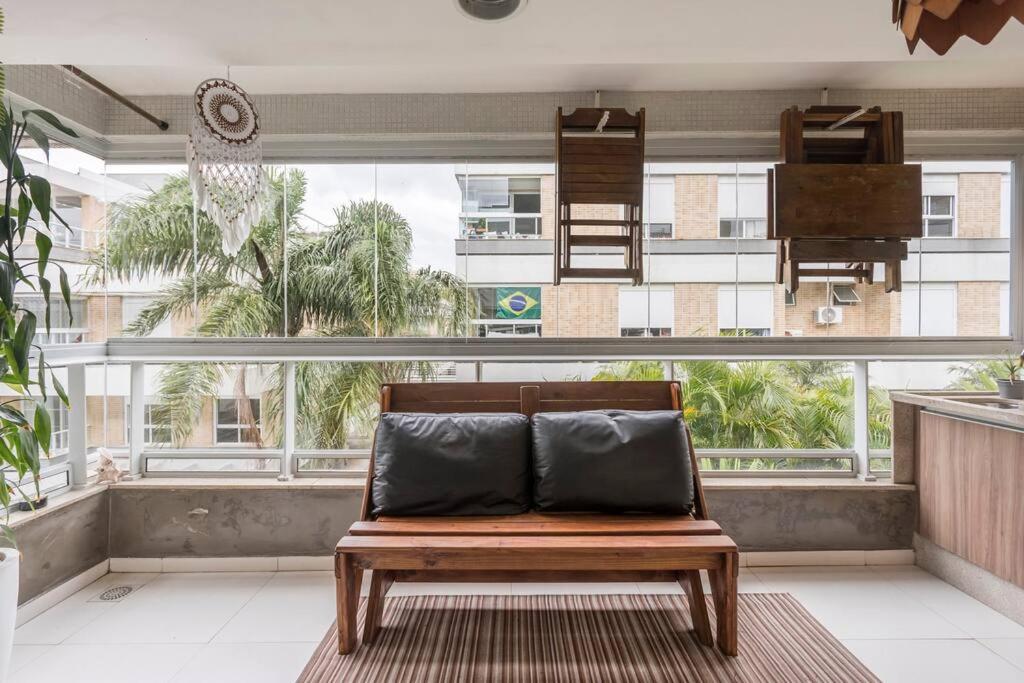 Apartamento acesso privado a praia